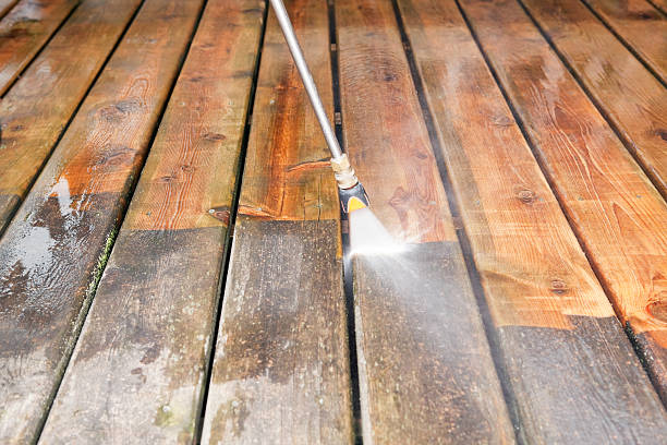Best Deck Cleaning Services  in Garnett, KS